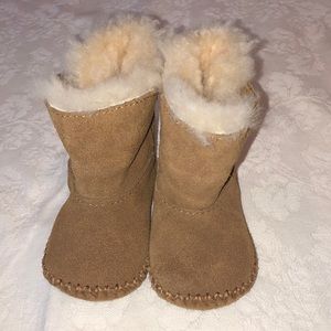Uggs size 0/1